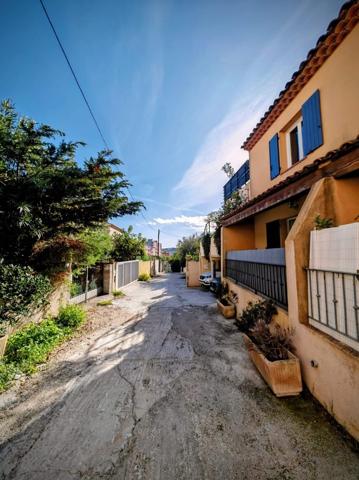 Maison de ville 60m² balcon/cave 28m²/pkg securisée