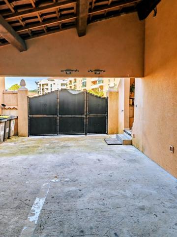 Maison de ville 60m² balcon/cave 28m²/pkg securisée