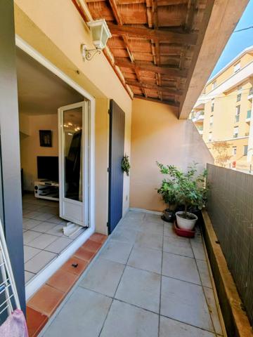 Maison de ville 60m² balcon/cave 28m²/pkg securisée