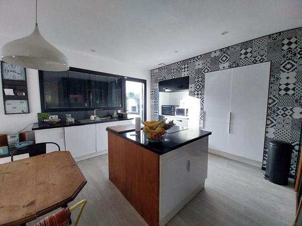 Montamisé - maison 7 pièces - 230 m2