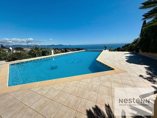 Villa vue mer panoramique dans domaine privé avec en sus terrain constructibre