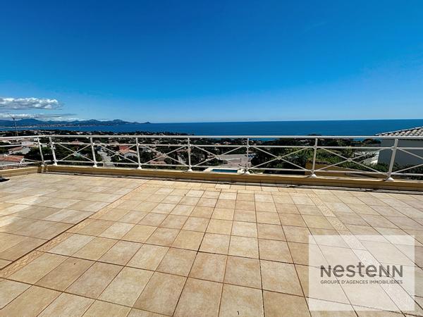 Villa vue mer panoramique dans domaine privé avec en sus terrain constructibre