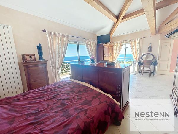 Villa vue mer panoramique dans domaine privé avec en sus terrain constructibre
