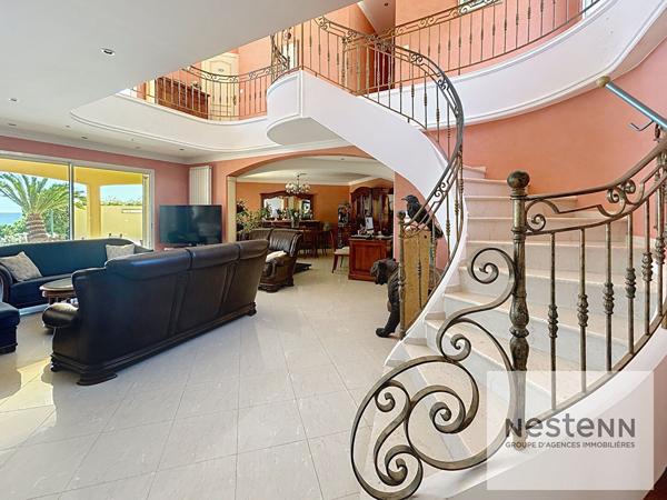 Villa vue mer panoramique dans domaine privé avec en sus terrain constructibre