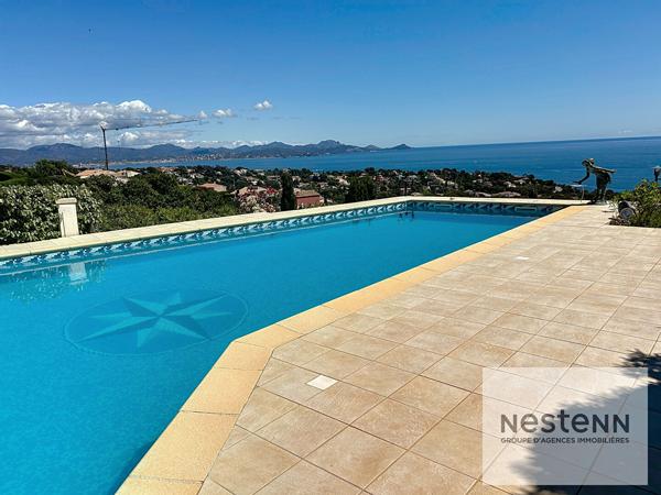 Villa vue mer panoramique dans domaine privé avec en sus terrain constructibre