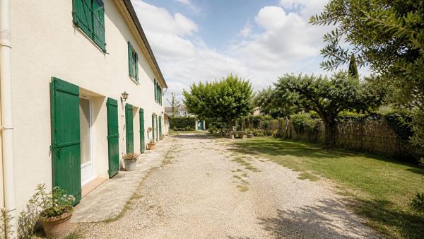 SALON-DE-PROVENCE (13) | Mas provençal composé de deux logements sur un terrain de 1000 m²