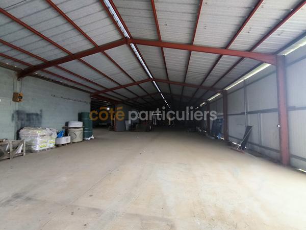 Location Local d'activité1057 m² - SAINTE GEMME LA PLAINE (85400)