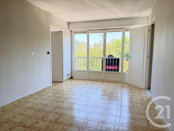 Appartement F3 à vendre  3 pièces - 60 m 2   VOIRON  - 38