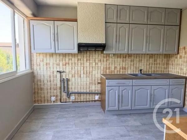 Appartement F3 à vendre  3 pièces - 60 m 2   VOIRON  - 38