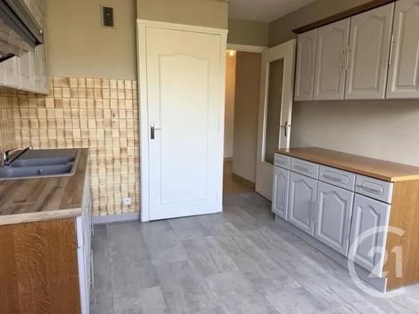 Appartement F3 à vendre  3 pièces - 60 m 2   VOIRON  - 38