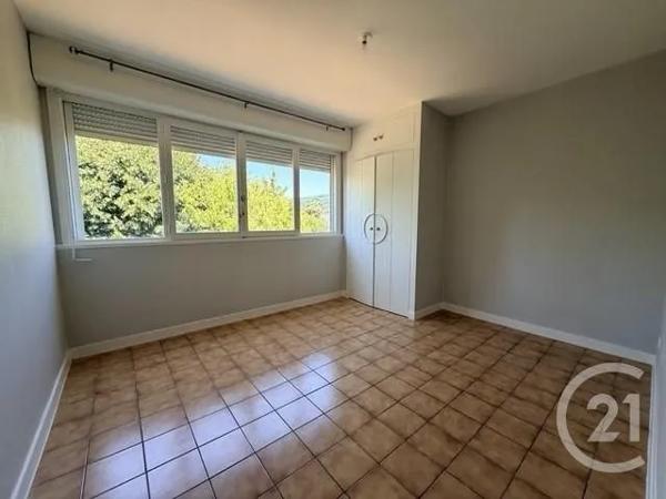 Appartement F3 à vendre  3 pièces - 60 m 2   VOIRON  - 38