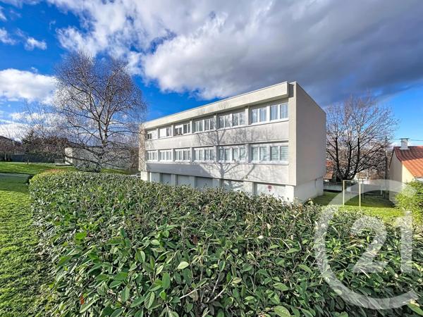 Appartement à vendre  3 pièces - 63 m 2   RIOM  - 63