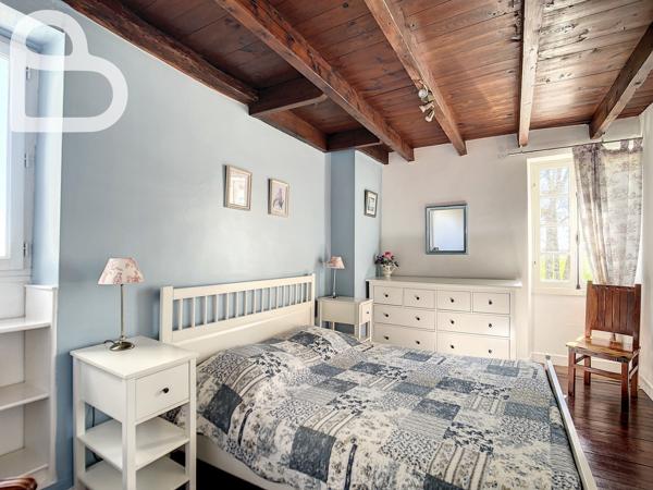 Montaigu-de-Quercy (82150) Maison quercynoise avec piscine et dépendances à Montaigu de Quercy