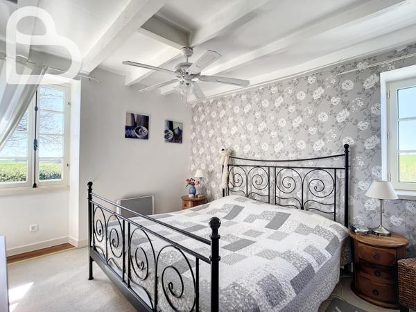 Montaigu-de-Quercy (82150) Maison quercynoise avec piscine et dépendances à Montaigu de Quercy