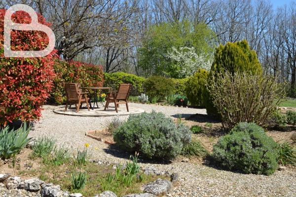 Montaigu-de-Quercy (82150) Maison quercynoise avec piscine et dépendances à Montaigu de Quercy