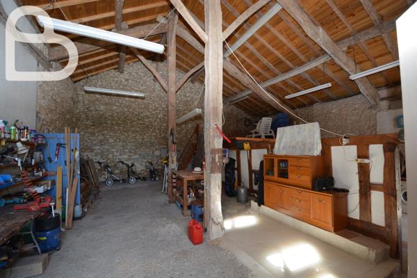 Montaigu-de-Quercy (82150) Maison quercynoise avec piscine et dépendances à Montaigu de Quercy