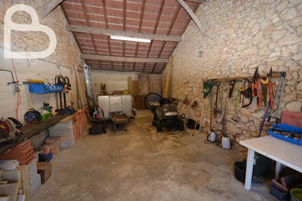 Montaigu-de-Quercy (82150) Maison quercynoise avec piscine et dépendances à Montaigu de Quercy