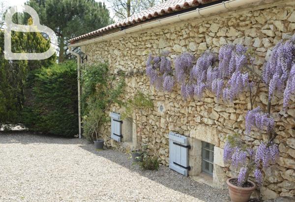 Montaigu-de-Quercy (82150) Maison quercynoise avec piscine et dépendances à Montaigu de Quercy
