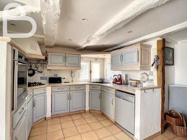 Montaigu-de-Quercy (82150) Maison quercynoise avec piscine et dépendances à Montaigu de Quercy