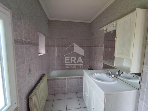 Maison 127 m², jardin 1138m² et garage - Champagne-Mouton (16)