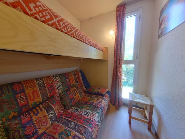 04400 ENCHASTRAYES Appartement type 2/3 - Terrasse Sud