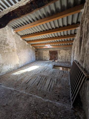 Maison de village à restaurer sur Saint Martin De Bromes 90 m2