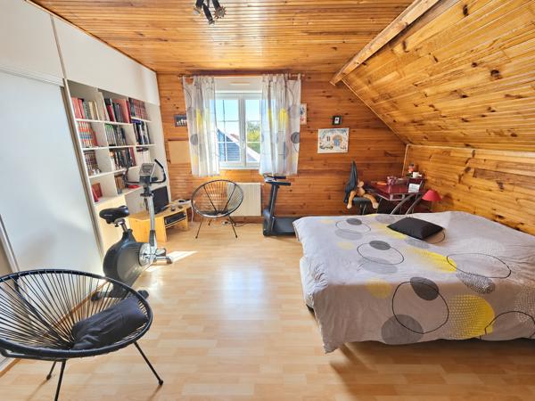 Maison
         5 pièces
        - 134 m² 349 700 €*