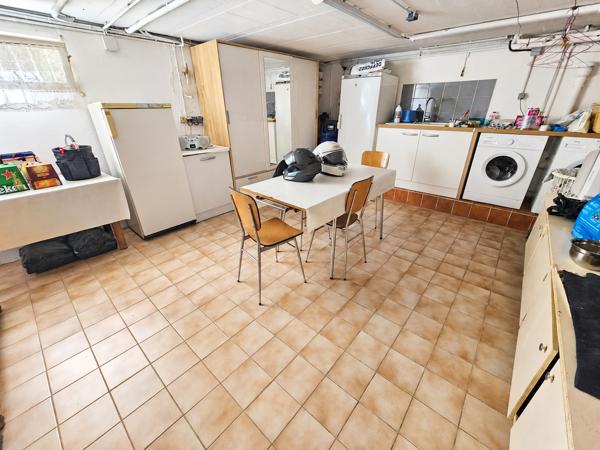 Maison
         5 pièces
        - 134 m² 349 700 €*