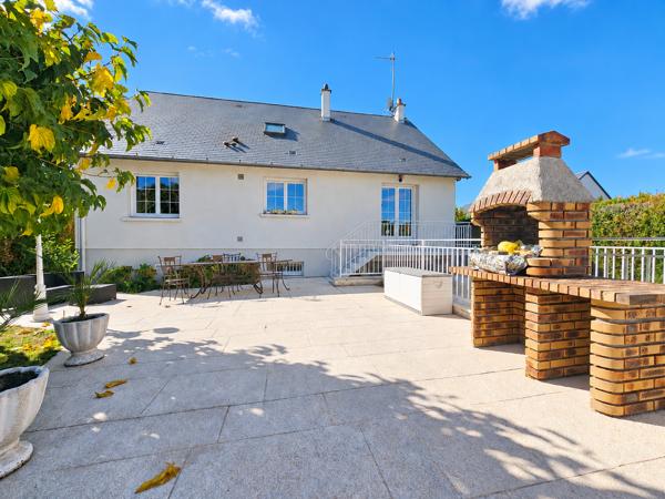 Maison
         5 pièces
        - 134 m² 349 700 €*