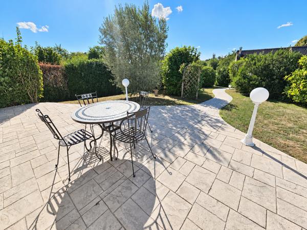 Maison
         5 pièces
        - 134 m² 349 700 €*