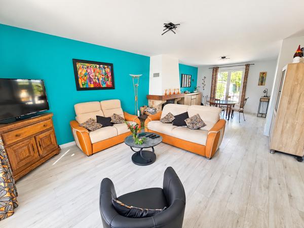 Maison
         5 pièces
        - 134 m² 349 700 €*