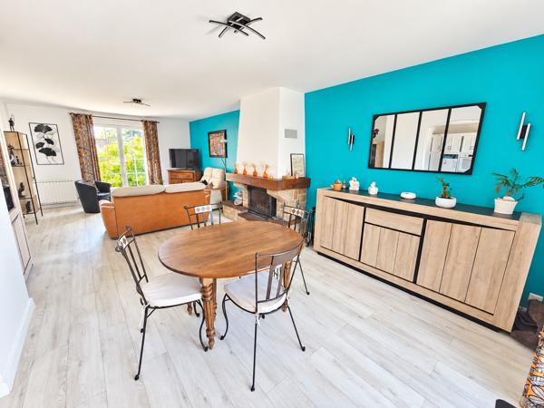 Maison
         5 pièces
        - 134 m² 349 700 €*