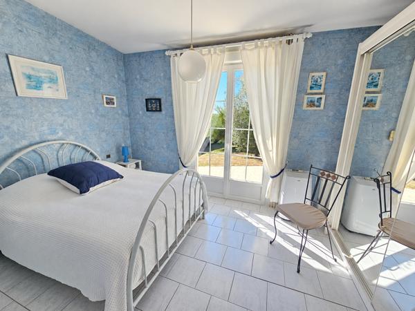Maison
         5 pièces
        - 134 m² 349 700 €*