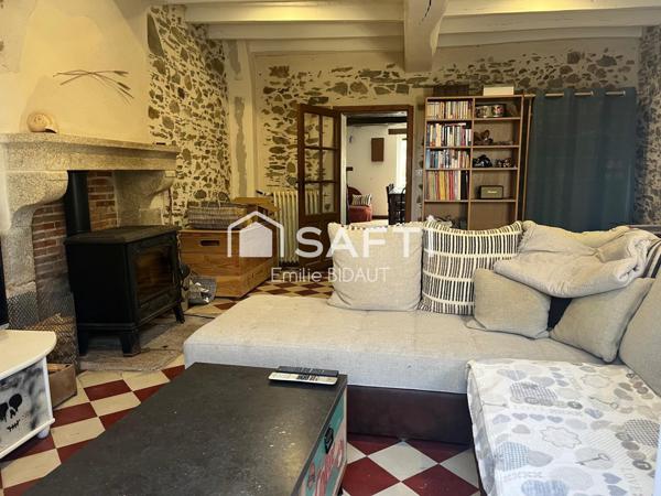 Maison de caractère en pierre – Montaigu-Vendée – Dépendances et grand terrain