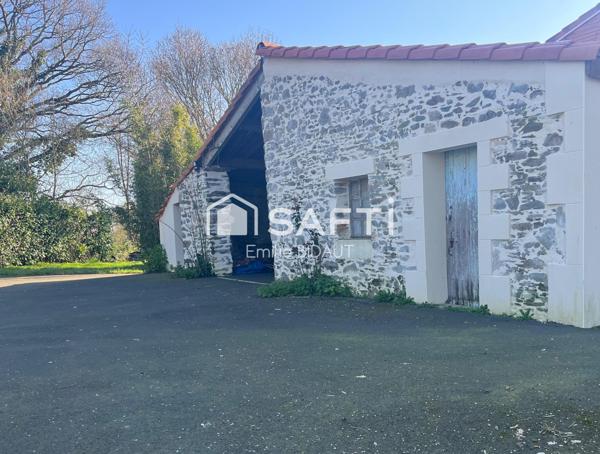 Maison de caractère en pierre – Montaigu-Vendée – Dépendances et grand terrain