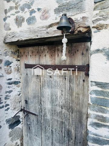 Maison de caractère en pierre – Montaigu-Vendée – Dépendances et grand terrain