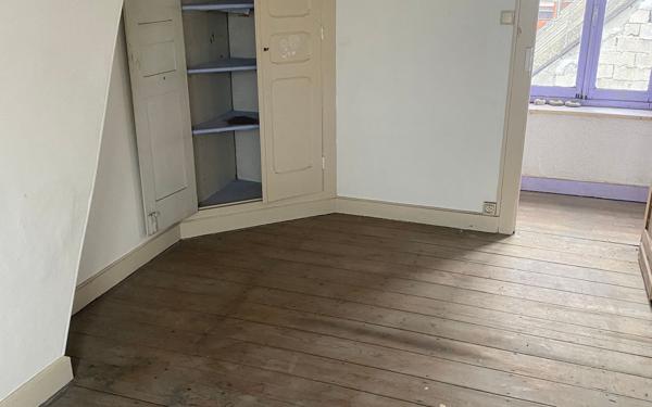 Immeuble à vendre    6 pièces •  Armentières