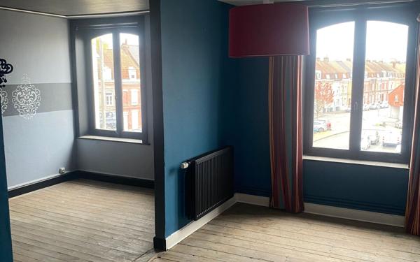 Immeuble à vendre    6 pièces •  Armentières