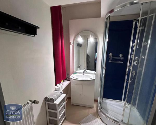 Appartement à louer 2 pièces 30m² Bazeilles (08140)