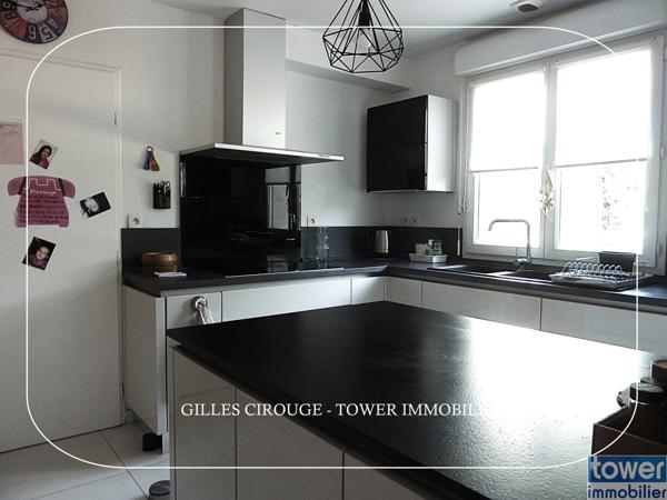 LARMOR-PLAGE: TRES BELLES PRESTATIONS POUR CETTE LUMINEUSE MAISON - 4 CHAMBRES.