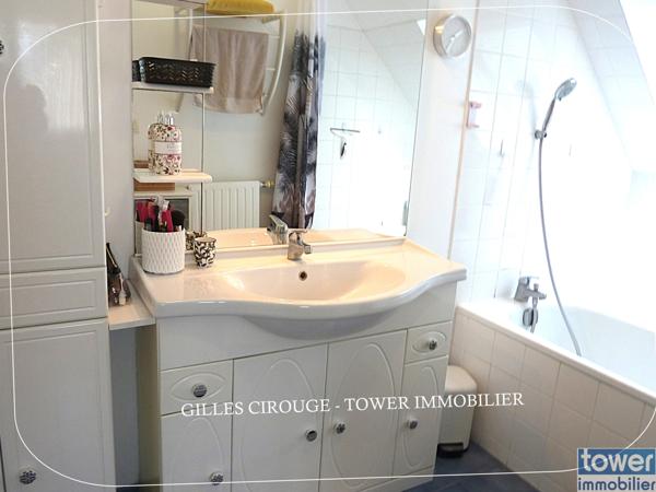 LARMOR-PLAGE: TRES BELLES PRESTATIONS POUR CETTE LUMINEUSE MAISON - 4 CHAMBRES.