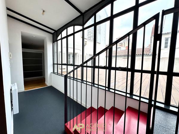 Appartement 69m2 - 3 pièces - Terrasse de 40m2 - La Rochelle Centre ville €393 750 ** - Référence JH719