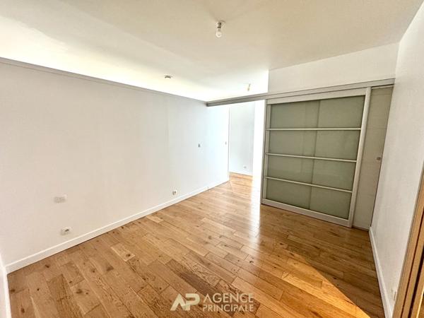 Appartement 69m2 - 3 pièces - Terrasse de 40m2 - La Rochelle Centre ville €393 750 ** - Référence JH719