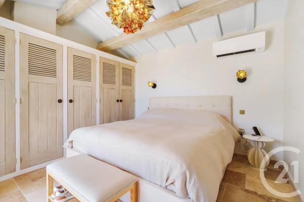 Maison à vendre  9 pièces - 200 m 2   LES ISSAMBRES  - 83