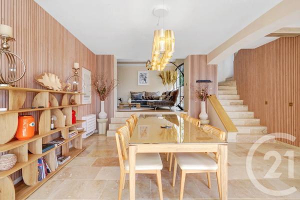Maison à vendre  9 pièces - 200 m 2   LES ISSAMBRES  - 83