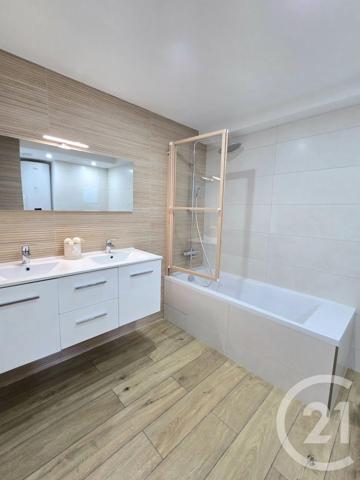 Appartement F5 à vendre  5 pièces - 130 m 2   ALLAUCH  - 13