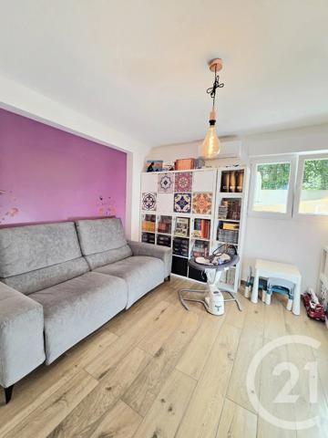 Appartement F5 à vendre  5 pièces - 130 m 2   ALLAUCH  - 13