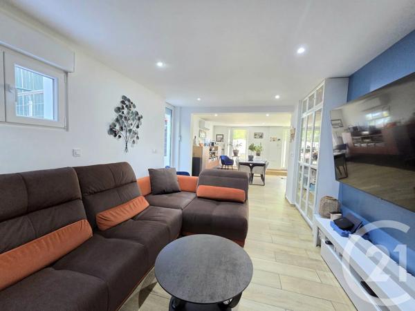 Appartement F5 à vendre  5 pièces - 130 m 2   ALLAUCH  - 13