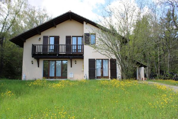 Gex - Maison individuelle Type 5 de 176.48 m²  sur un terrain de 1975 m²