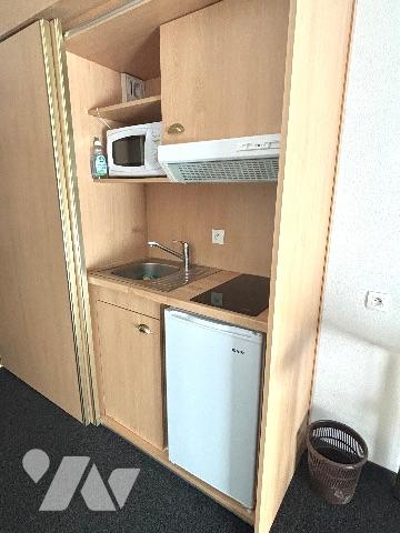 CHARTRES – PROCHE SORTIE AUTOROUTE, IDEAL PRIMO INVESTISSEURS 
STUDIO EQUIPE + PLACE DE PARKING